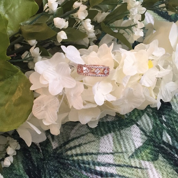 Landau Jewelry - NWT Landau Diamondess Clover Ring Rosegold 7